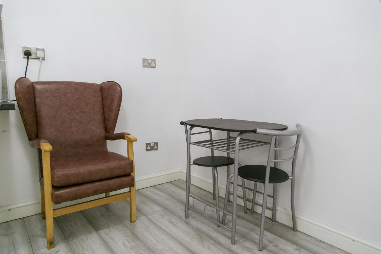 Hills View Apartments マンチェスター エクステリア 写真