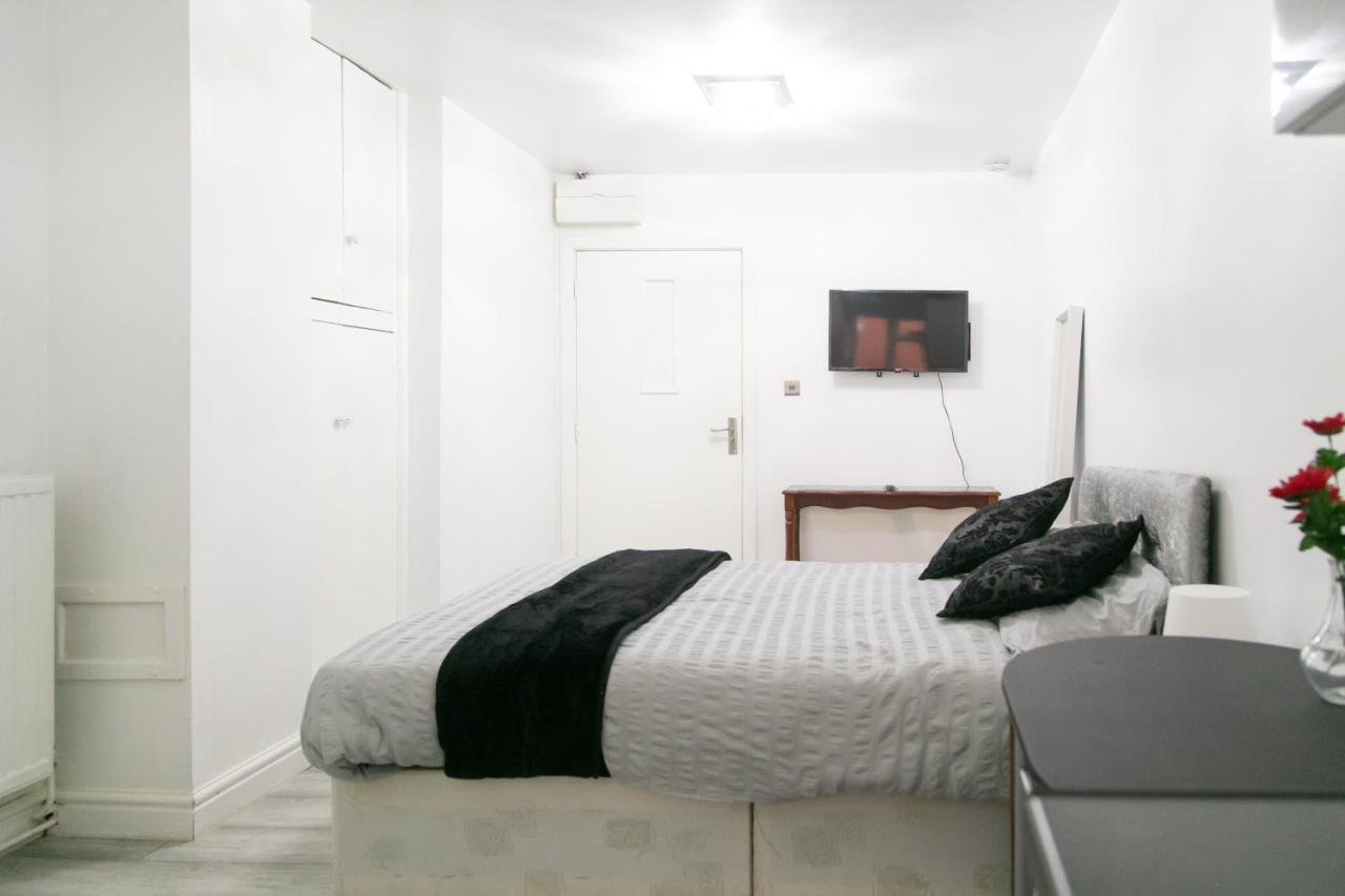Hills View Apartments マンチェスター エクステリア 写真