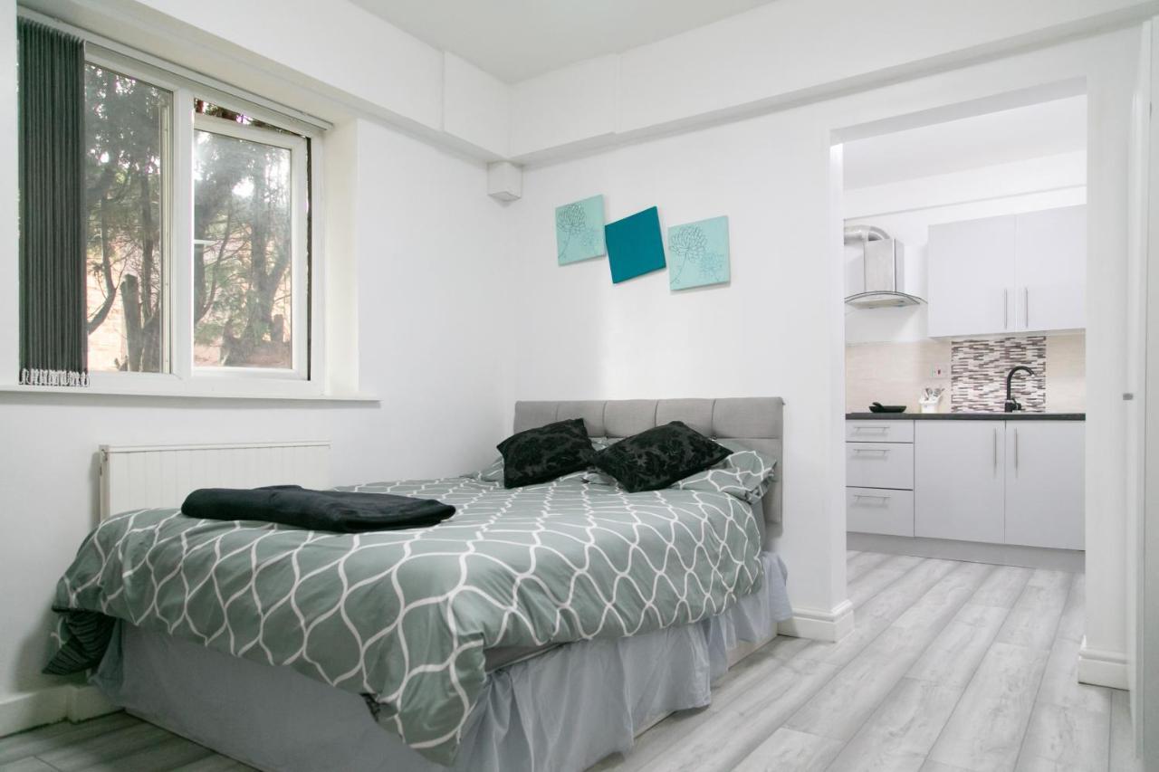 Hills View Apartments マンチェスター エクステリア 写真