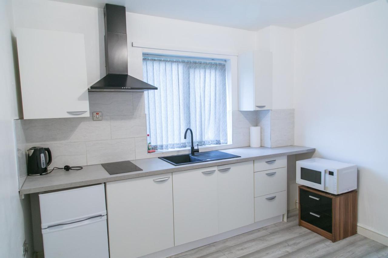 Hills View Apartments マンチェスター エクステリア 写真