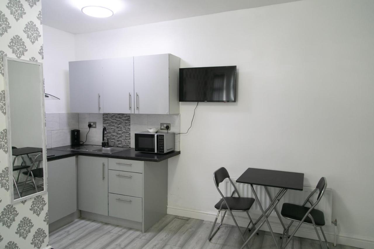 Hills View Apartments マンチェスター エクステリア 写真