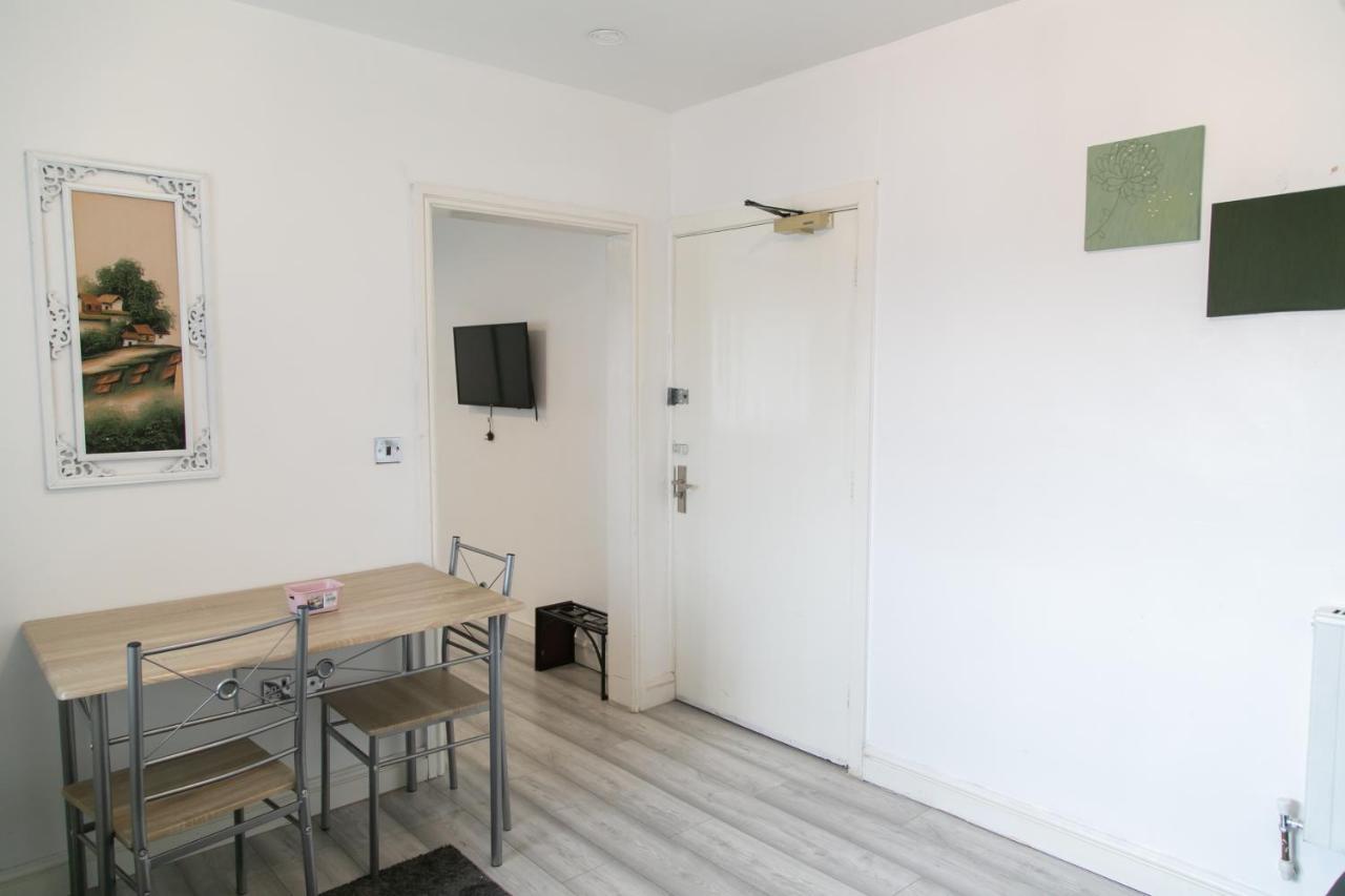 Hills View Apartments マンチェスター エクステリア 写真