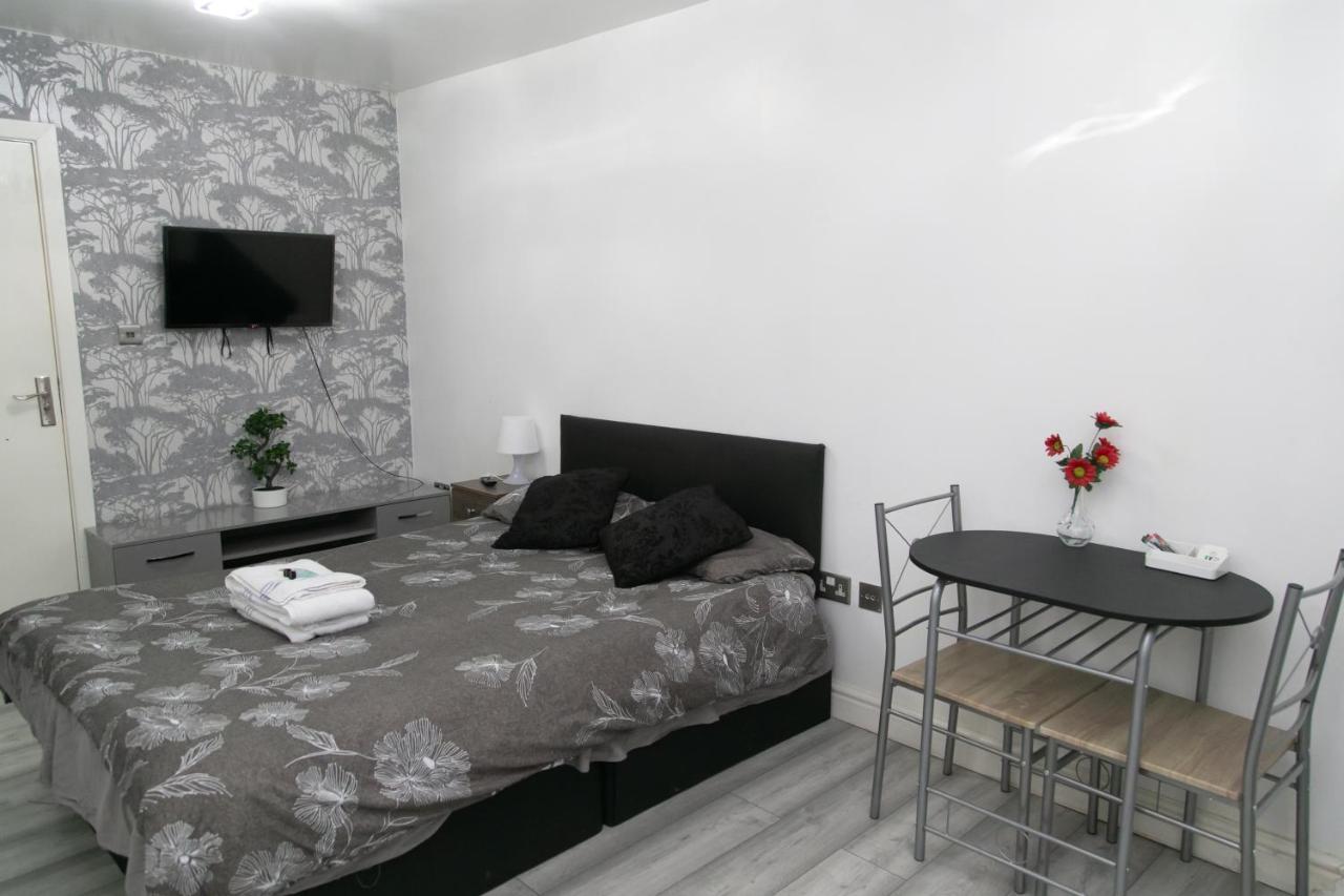 Hills View Apartments マンチェスター エクステリア 写真