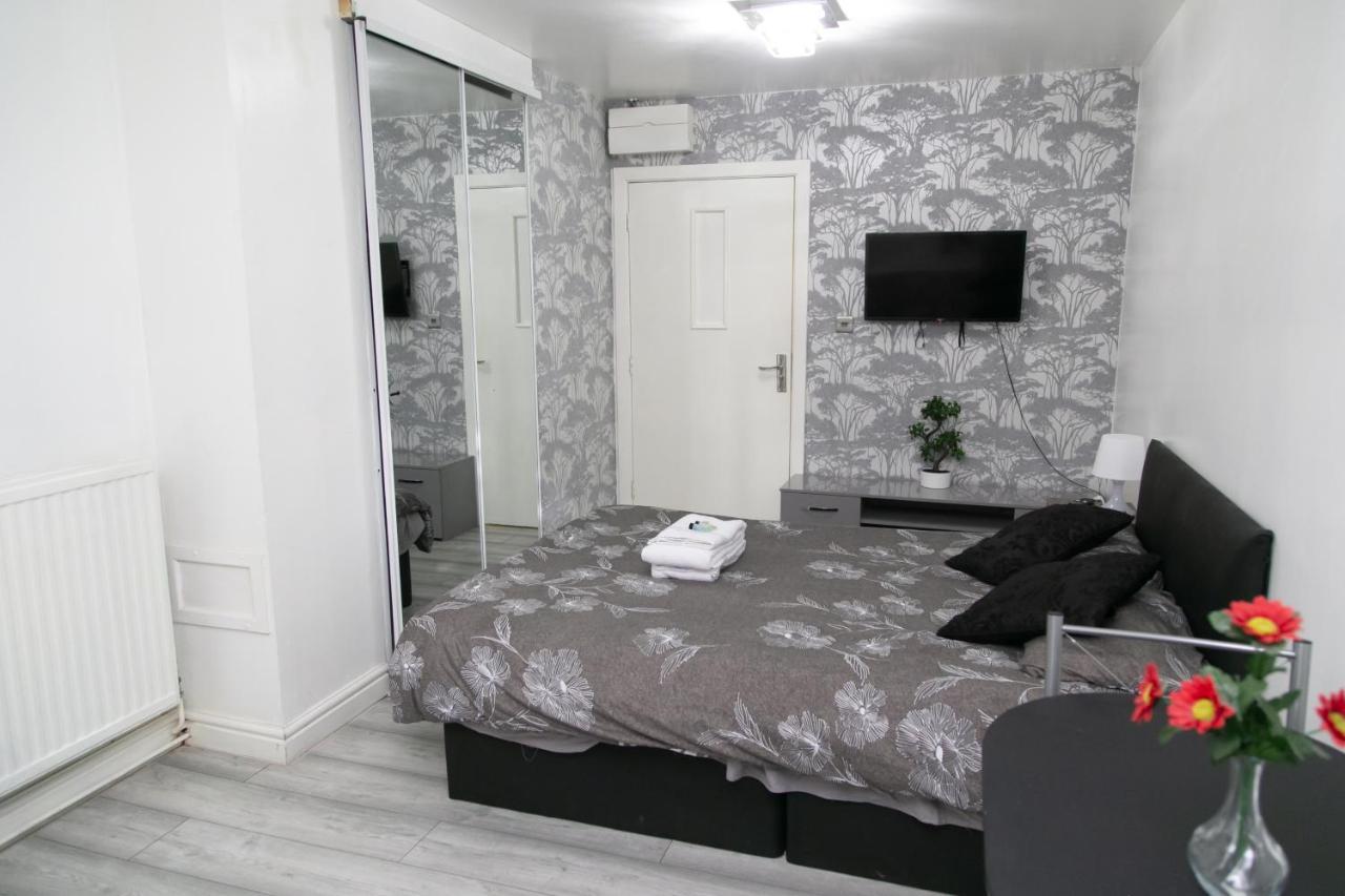 Hills View Apartments マンチェスター エクステリア 写真