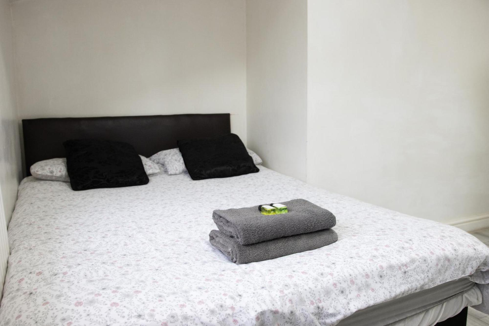 Hills View Apartments マンチェスター エクステリア 写真