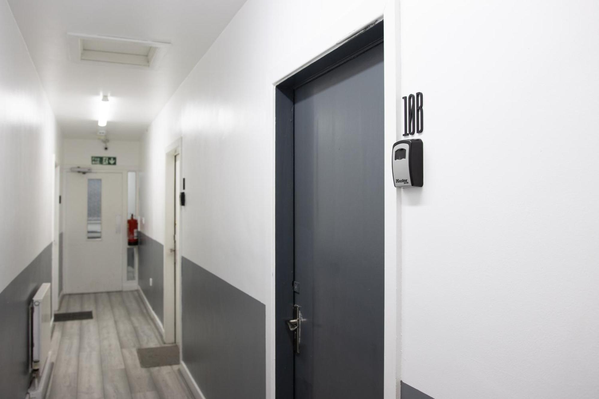 Hills View Apartments マンチェスター エクステリア 写真